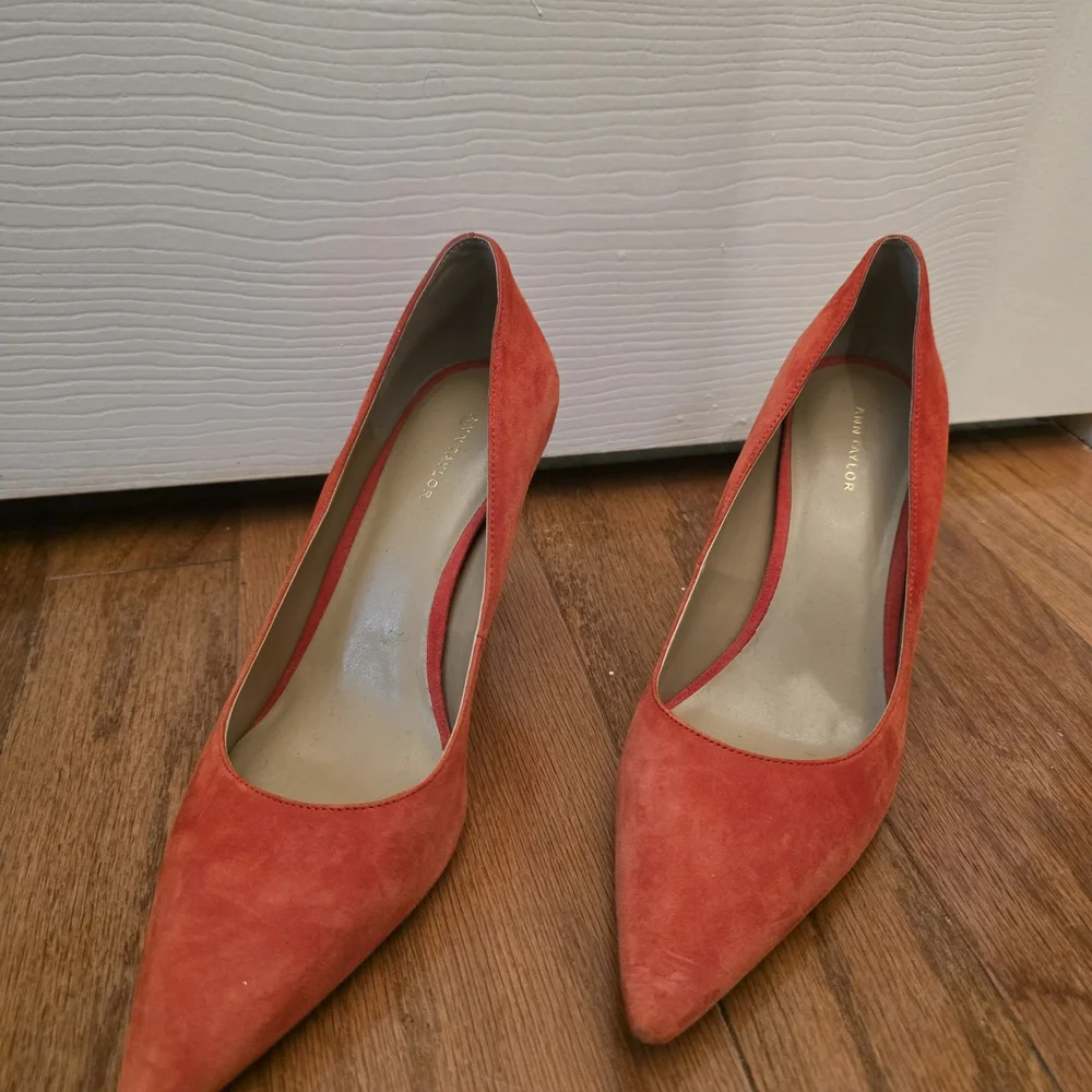 Ann Taylor Mila Red Suede Pumps - Picture 1 of 13